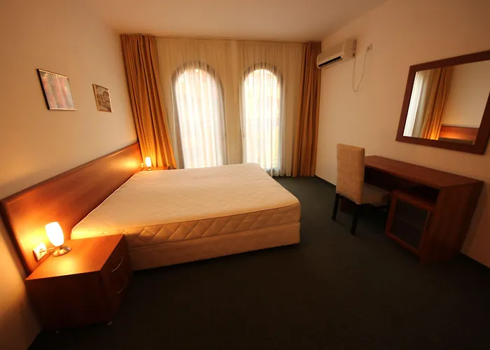 Menada Ravda Apartment *