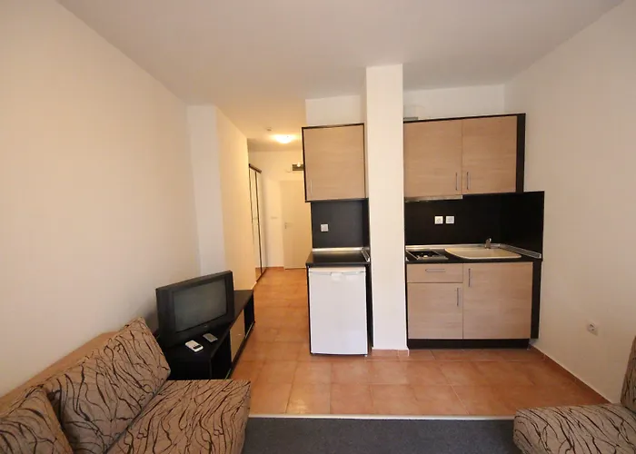 Menada Ravda Apartment *