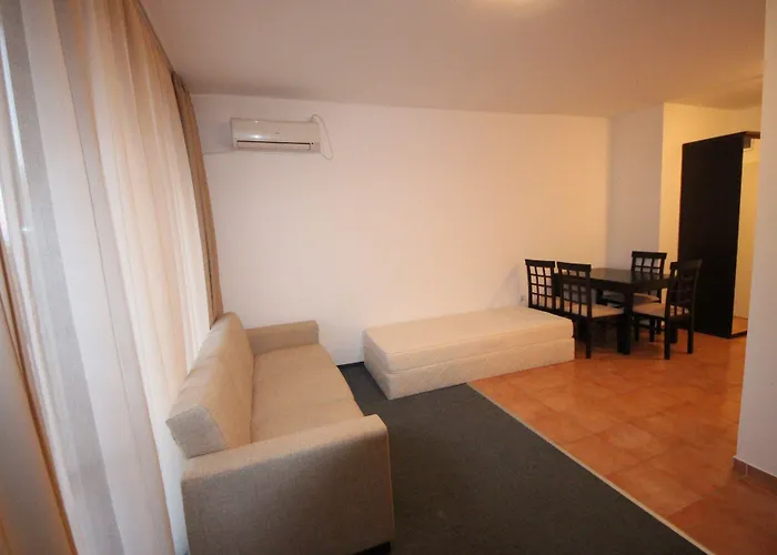 Menada Ravda Apartment