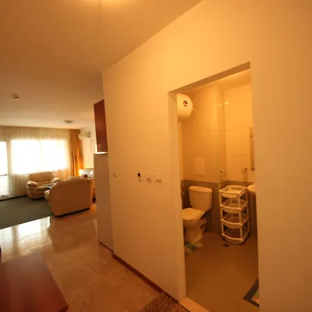 Menada Ravda Апартаменты Ахелой