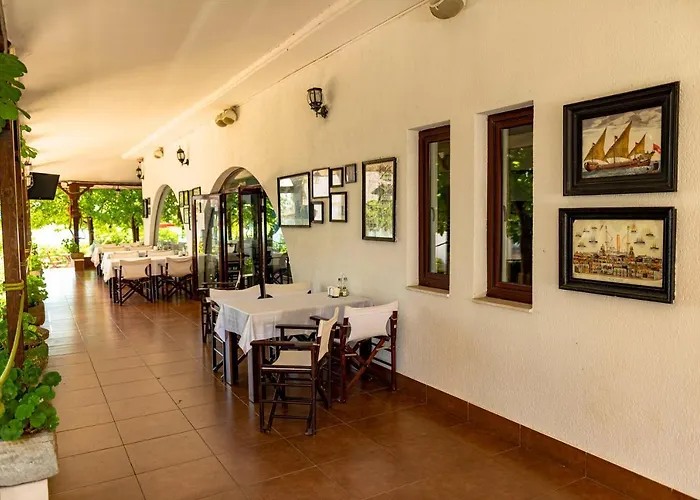 Menada Ravda 阿赫洛伊